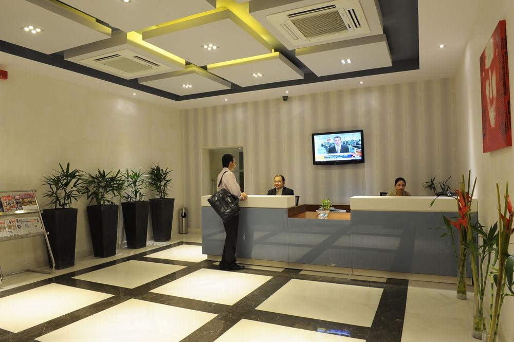 อาหุชาเรซิเดนซี Hotel นิวเดลี ภายนอก รูปภาพ