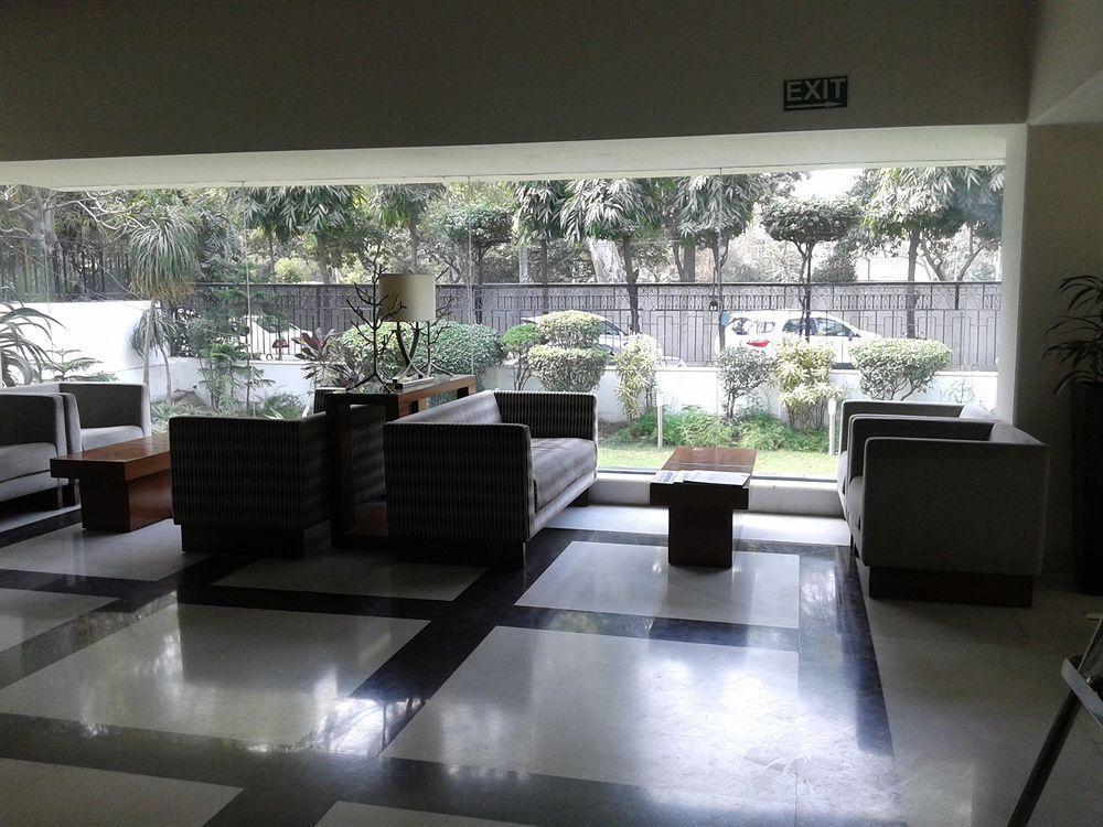 อาหุชาเรซิเดนซี Hotel นิวเดลี ภายนอก รูปภาพ