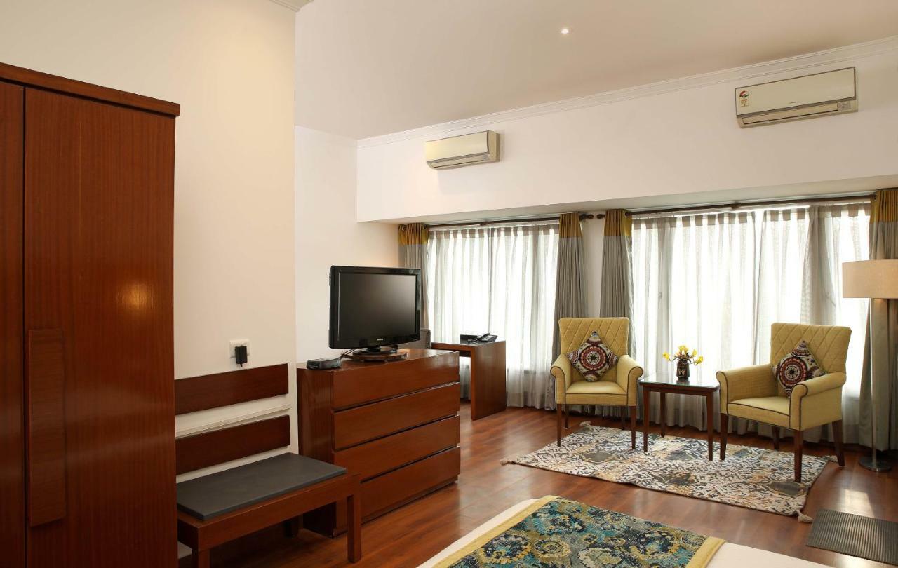อาหุชาเรซิเดนซี Hotel นิวเดลี ภายนอก รูปภาพ