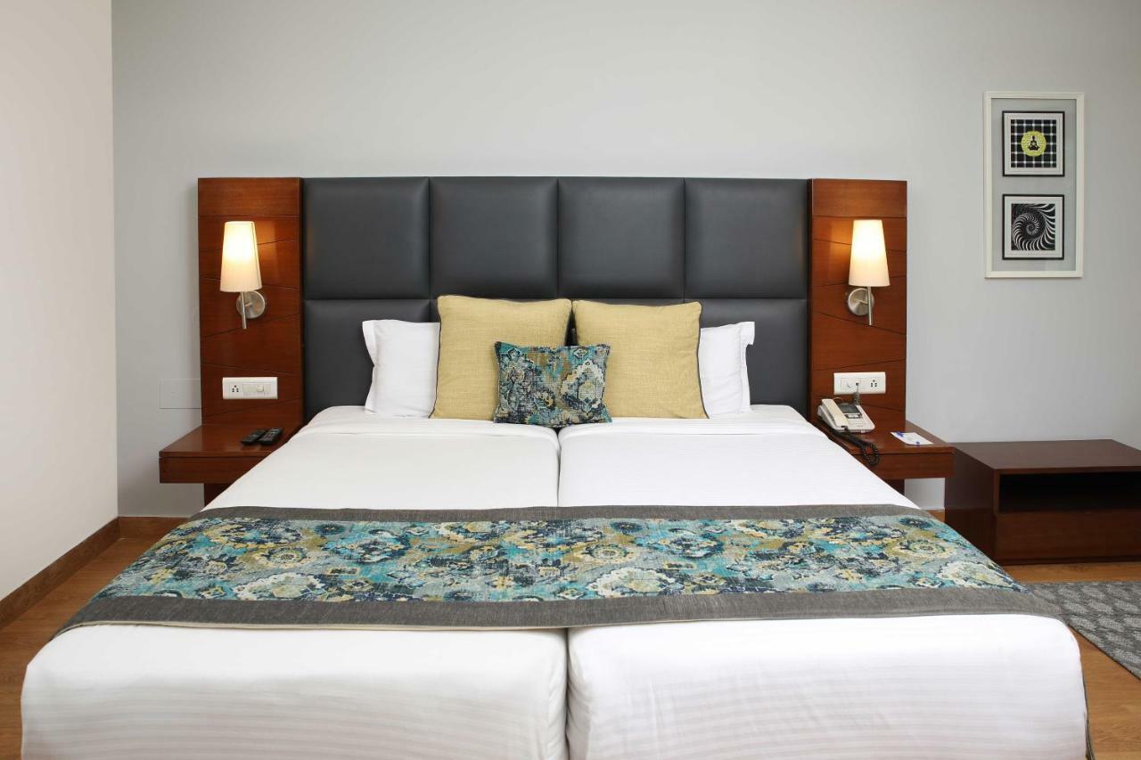 อาหุชาเรซิเดนซี Hotel นิวเดลี ภายนอก รูปภาพ