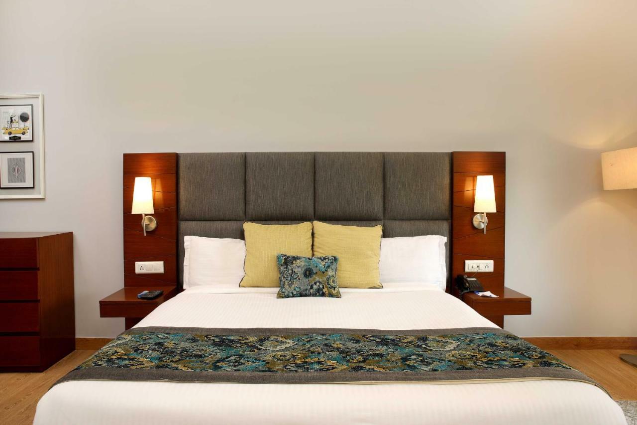 อาหุชาเรซิเดนซี Hotel นิวเดลี ภายนอก รูปภาพ