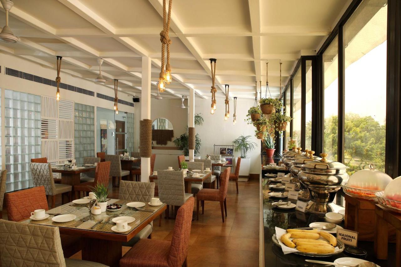 อาหุชาเรซิเดนซี Hotel นิวเดลี ภายนอก รูปภาพ