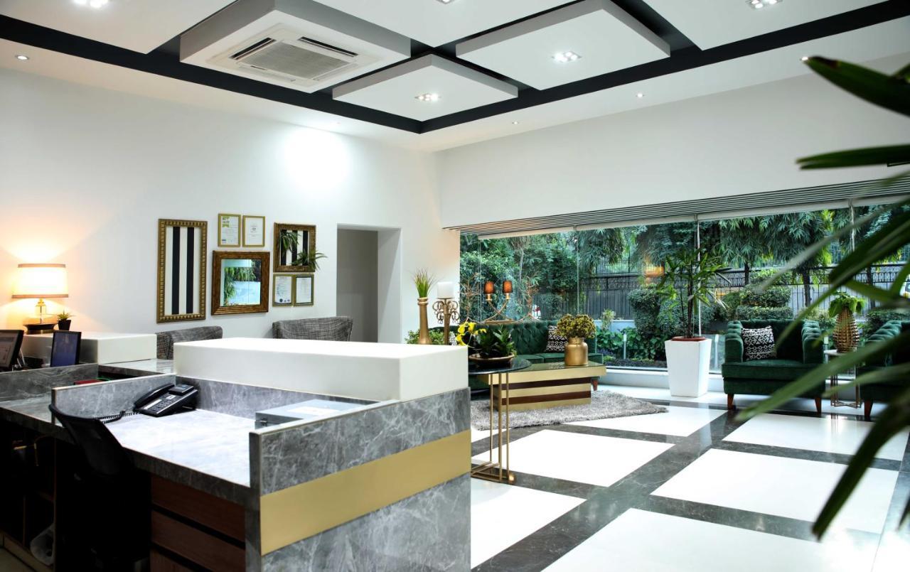 อาหุชาเรซิเดนซี Hotel นิวเดลี ภายนอก รูปภาพ